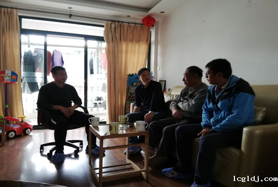 “关爱老人 情暖重阳” ——体育部党支部开展重阳节慰问老党员活动